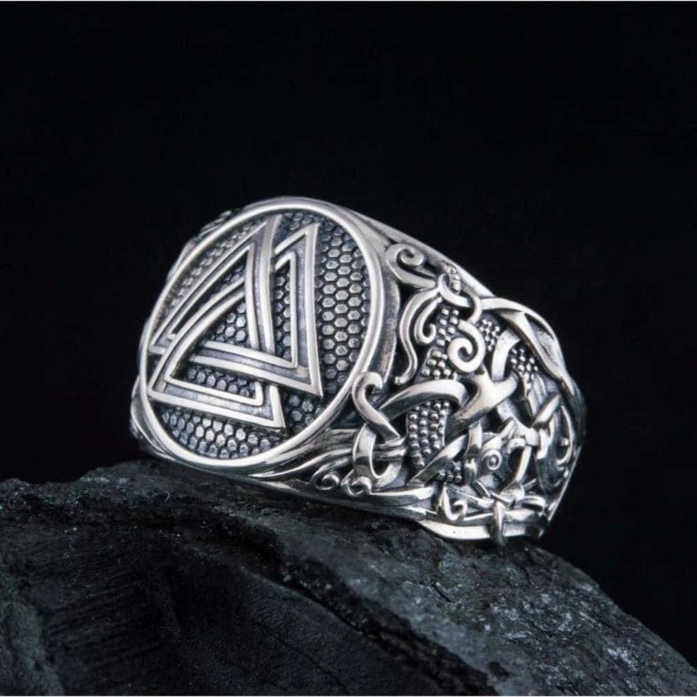 Bague De Valknut Décorée De Motifs Scandinaves 5 Bague De Valknut Décorée De Motifs Scandinaves – Image 3