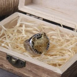 Chevalière Loup Fenrir Doré 15 Chevalière Loup Fenrir Doré -vêtements Soldes Magasin bague loup fenrir boite
