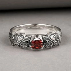 Bague Fenrir Dévorant Le Soleil 9 Bague Fenrir Dévorant Le Soleil -vêtements Soldes Magasin bague loup stylisee pierre rouge