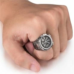 Bague Jörmungandr Décorée Du Symbole Vegvisir 12 Bague Jörmungandr Décorée Du Symbole Vegvisir -vêtements Soldes Magasin bague pour homme viking vegvisir