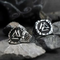 Bague Triangle Valknut 13 Bague Triangle Valknut -vêtements Soldes Magasin bague triangle valknut acier