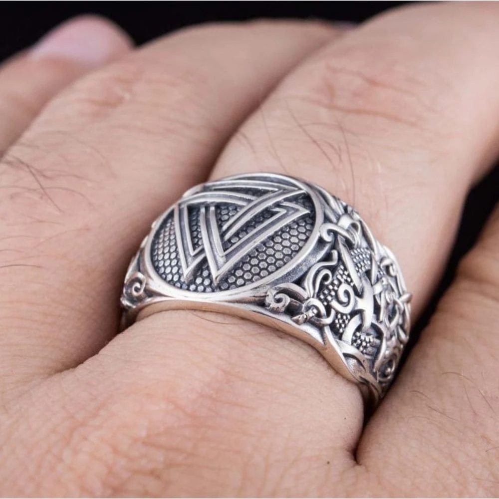 Bague De Valknut Décorée De Motifs Scandinaves 6 Bague De Valknut Décorée De Motifs Scandinaves – Image 4