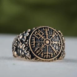 Bague Vegvisir Feuilles De Chêne En Bronze 11 Bague Vegvisir Feuilles De Chêne En Bronze -vêtements Soldes Magasin bague viking vegvisir en bronze massif