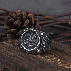 Bague Jörmungandr Décorée Du Symbole Vegvisir 16 Bague Jörmungandr Décorée Du Symbole Vegvisir -vêtements Soldes Magasin bague viking vegvisir homme