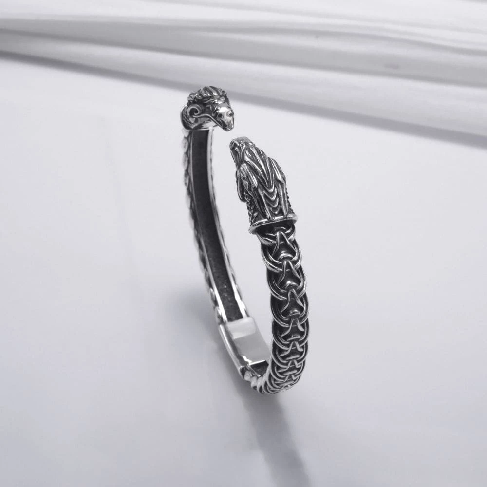 Bracelet Torque Têtes De Corbeaux Vikings En Argent 7 Bracelet Torque Têtes De Corbeaux Vikings En Argent – Image 5