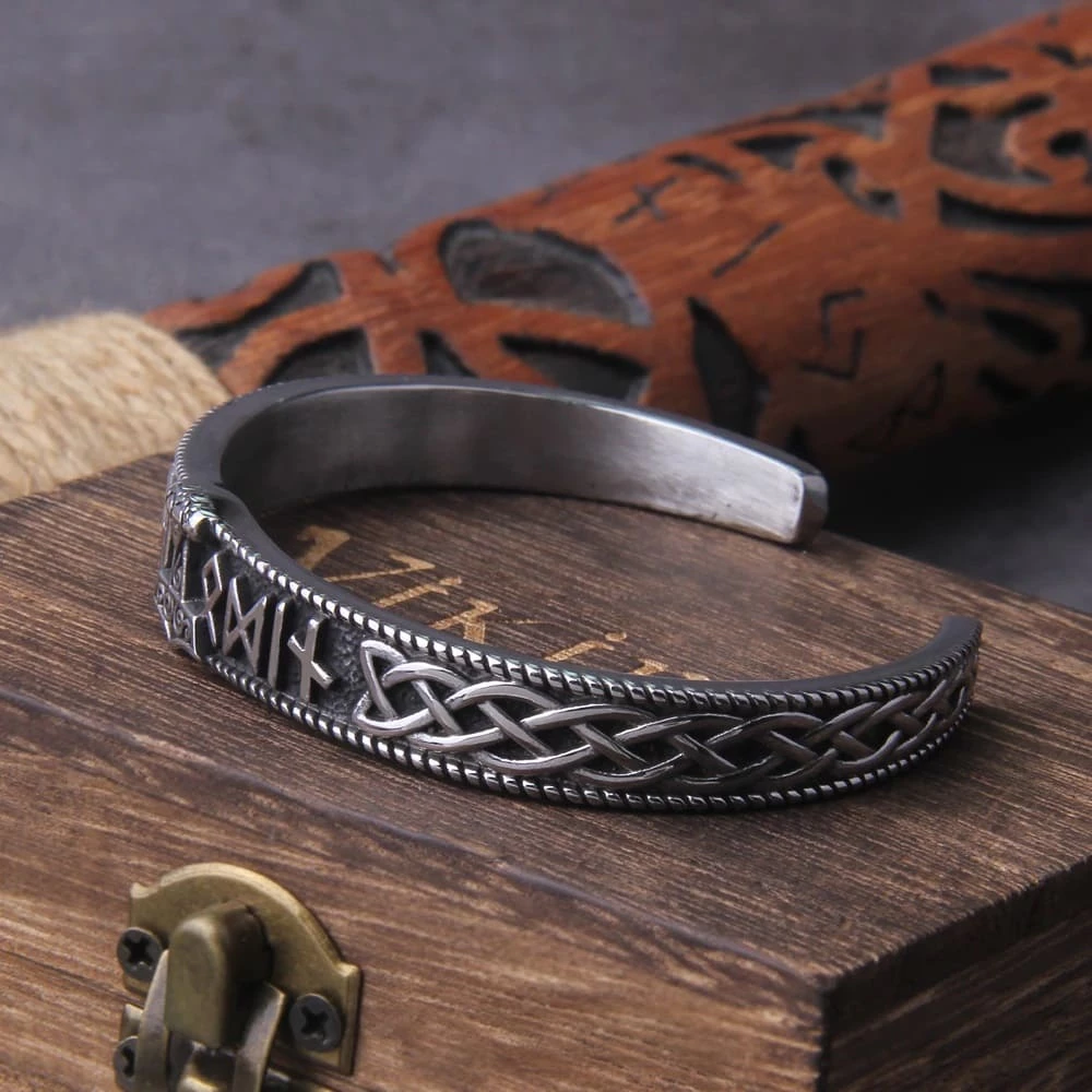 Bracelet Torque Mjolnir En Acier 7 Bracelet Torque Mjolnir En Acier – Image 5