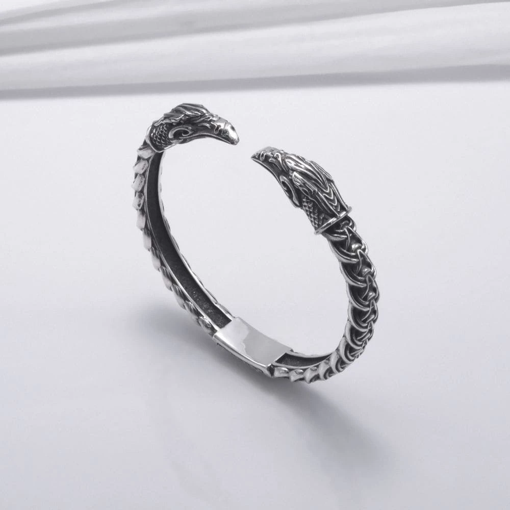 Bracelet Torque Têtes De Corbeaux Vikings En Argent 6 Bracelet Torque Têtes De Corbeaux Vikings En Argent – Image 4