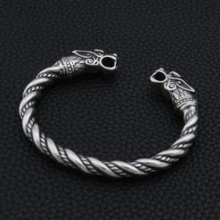 Bracelet Torque Du Serment -vêtements Soldes Magasin bracelet torque viking compresse