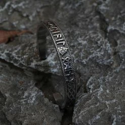 Bracelet Torque Symbole Valknut En Acier 14 Bracelet Torque Symbole Valknut En Acier -vêtements Soldes Magasin bracelet torque viking symbole valknut en acier
