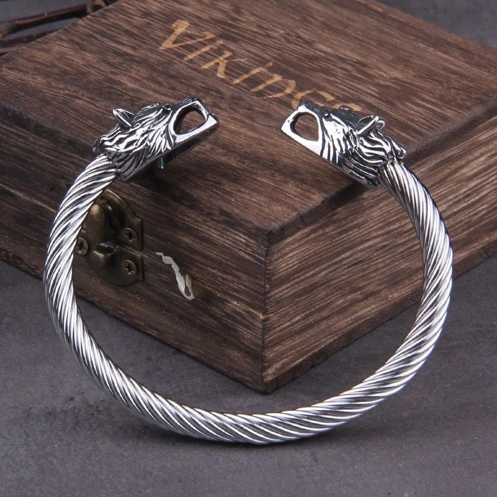 Bracelet Torque Loups Skoll Et Hati 4 Bracelet Torque Loups Skoll Et Hati – Image 2