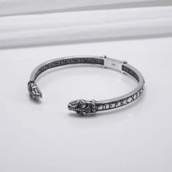 Bracelet Viking Serpent Décoré De Runes En Argent 11 Bracelet Viking Serpent Décoré De Runes En Argent -vêtements Soldes Magasin bracelet viking serpent runique argent
