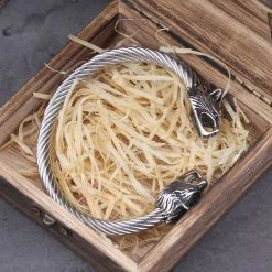 Bracelet Torque Loups Skoll Et Hati 11 Bracelet Torque Loups Skoll Et Hati -vêtements Soldes Magasin braclet viking loup en acier