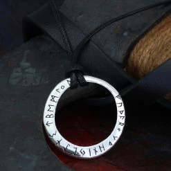 Pendentif Runique Circulaire 8 Pendentif Runique Circulaire -vêtements Soldes Magasin collier cercle runique