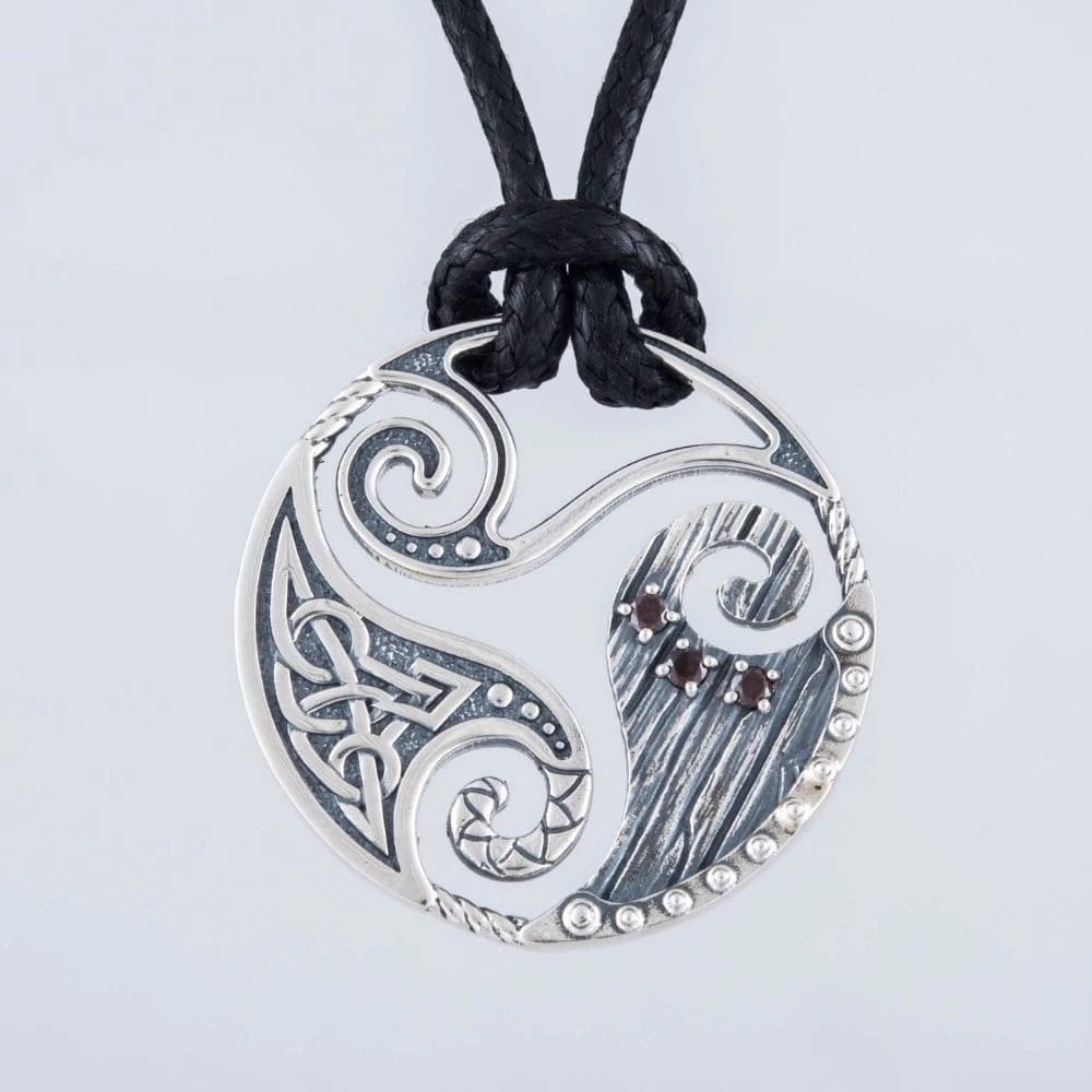 Collier Triskèle En Argent 4 Collier Triskèle En Argent – Image 2