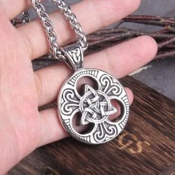 Collier Triquetra 10 Collier Triquetra -vêtements Soldes Magasin collier symbole triquetra