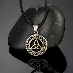 Pendentif Triquetra En Acier 11 Pendentif Triquetra En Acier -vêtements Soldes Magasin collier triquetra acier