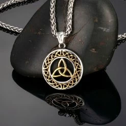 Pendentif Triquetra En Acier 10 Pendentif Triquetra En Acier -vêtements Soldes Magasin collier triquetra dore ebb379c6 917d 4f45 8528 362a6846422c