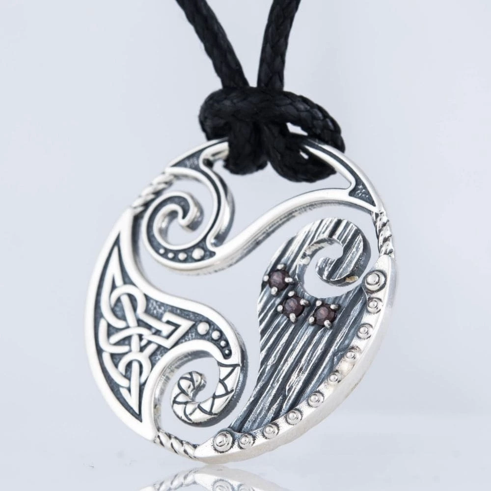 Collier Triskèle En Argent 5 Collier Triskèle En Argent – Image 3