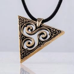 Pendentif Triskèle En Bronze 11 Pendentif Triskèle En Bronze -vêtements Soldes Magasin collier triskelion bronze