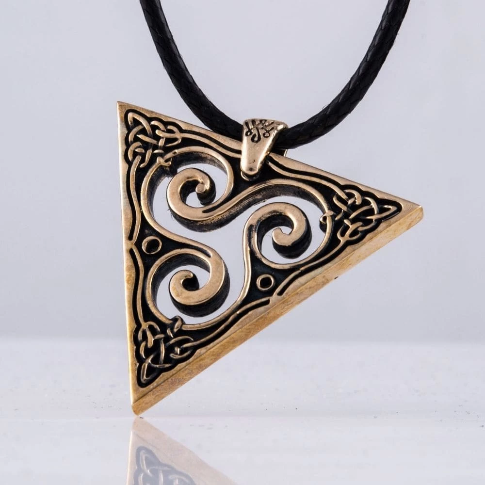 Pendentif Triskèle En Bronze 7 Pendentif Triskèle En Bronze – Image 5