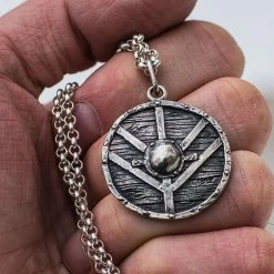 Collier Bouclier De Lagertha 9 Collier Bouclier De Lagertha -vêtements Soldes Magasin collier viking bouclier lagertha