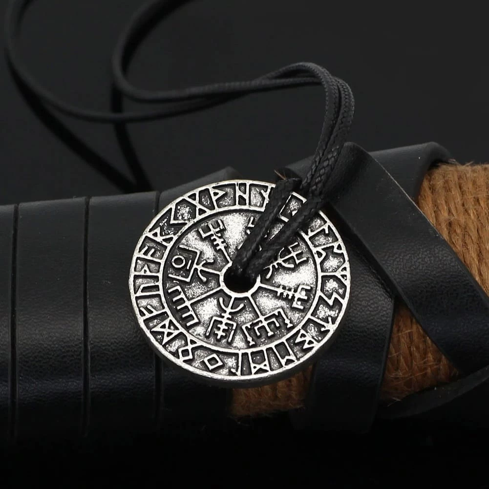 Collier Runes Vikings 5 Collier Runes Vikings – Image 3