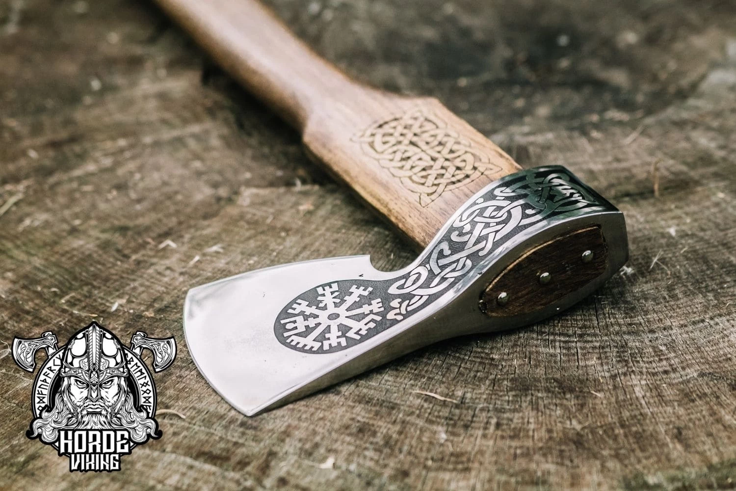 Hache Décorée De Motifs Entrelacés 5 Hache Décorée De Motifs Entrelacés – Image 3