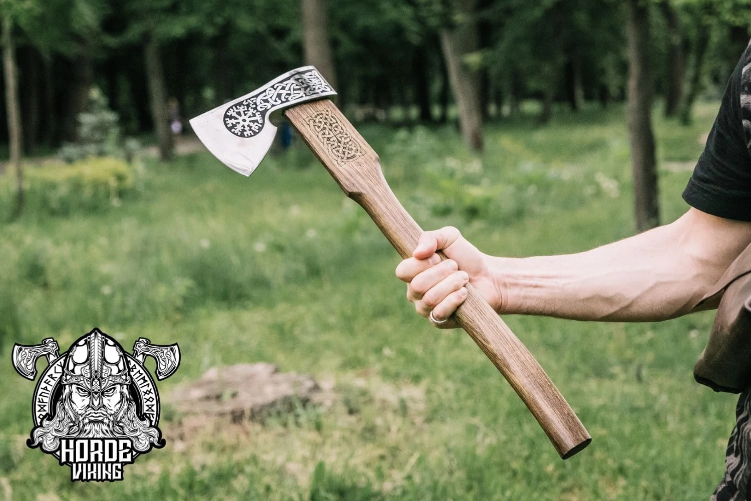 Hache Décorée De Motifs Entrelacés 7 Hache Décorée De Motifs Entrelacés – Image 5