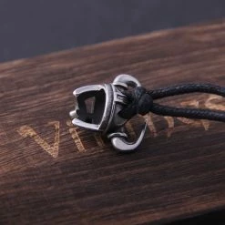 Pendentif Casque à Cornes Viking 10 Pendentif Casque à Cornes Viking -vêtements Soldes Magasin pendentif casque de guerrier