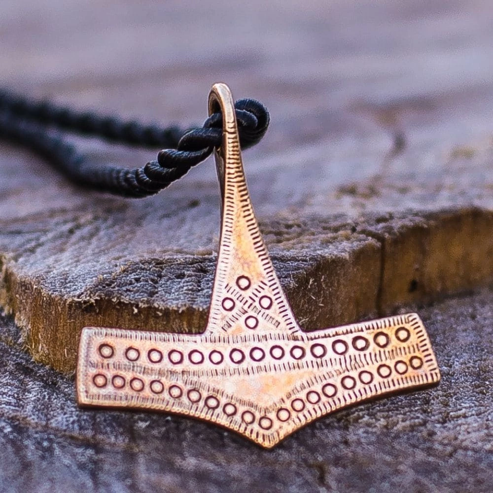 Pendentif Viking Marteau De Thor Traditionnel En Bronze 5 Pendentif Viking Marteau De Thor Traditionnel En Bronze – Image 3