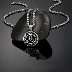 Pendentif Triquetra En Acier 15 Pendentif Triquetra En Acier -vêtements Soldes Magasin pendentif triquetra en acier