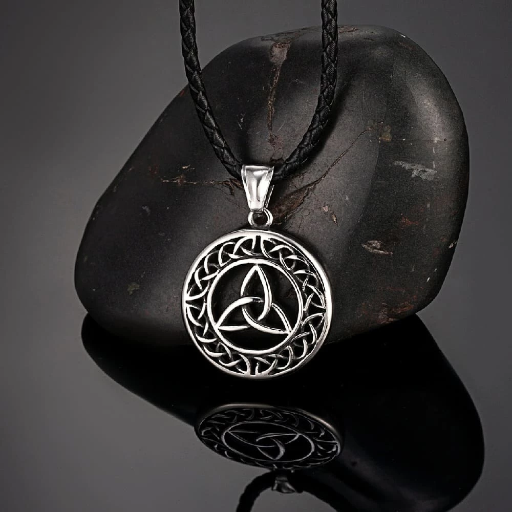 Pendentif Triquetra En Acier 7 Pendentif Triquetra En Acier – Image 5