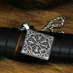 Pendentif Boussole Vegvisir En Acier 9 Pendentif Boussole Vegvisir En Acier -vêtements Soldes Magasin pendentif viking homme boussole vegvisir