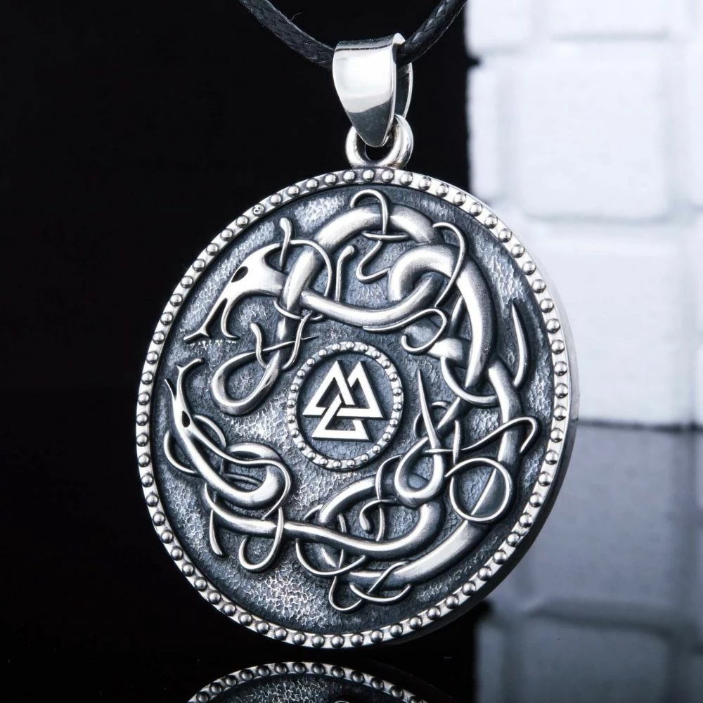 Pendentif Valknut En Argent 6 Pendentif Valknut En Argent – Image 4